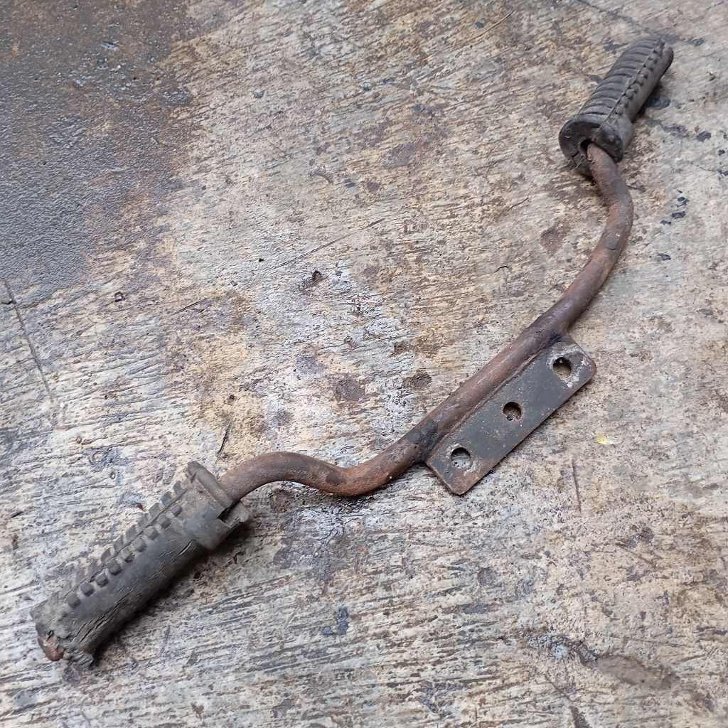 Postep depan Yamaha V75 V80 ori copotan Besi barstep depan V75 V80 ori copotan