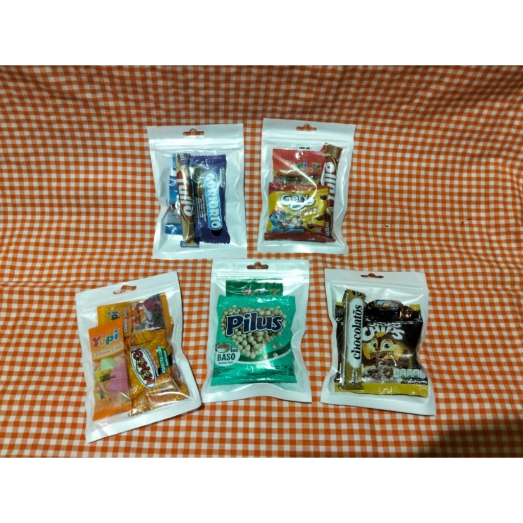 Bingkisan Snack serba warna warni mini murah/snack serba merah/snack serba kuning oranye/snack serba