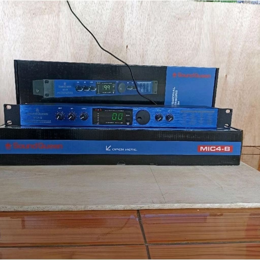 EFEK VOKAL SOUNDQUEEN MIC4-B / effect soundqueen hitam MIC4-B biru