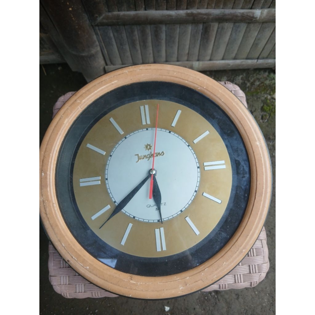 Jam dinding 95rb jadul antik vintage lawas kuno display normal hidup