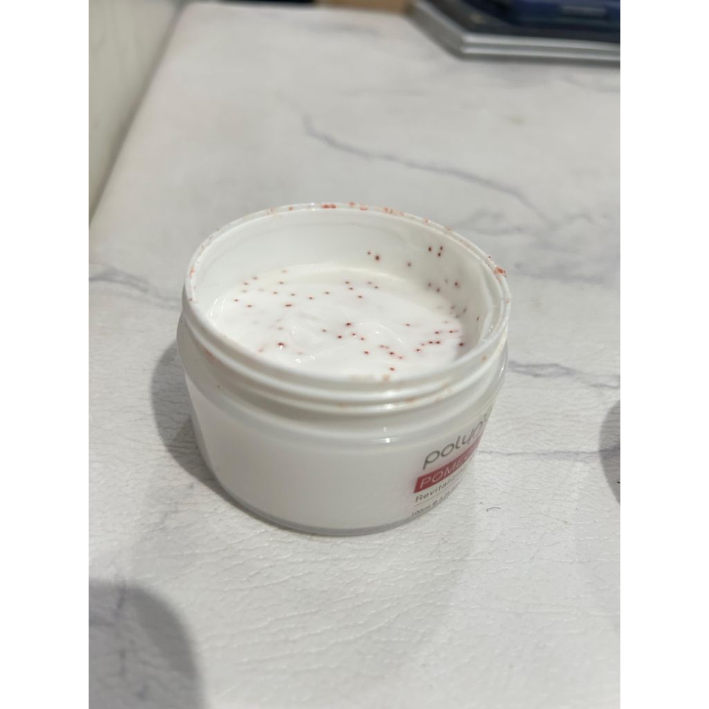 Preloved polynia mask