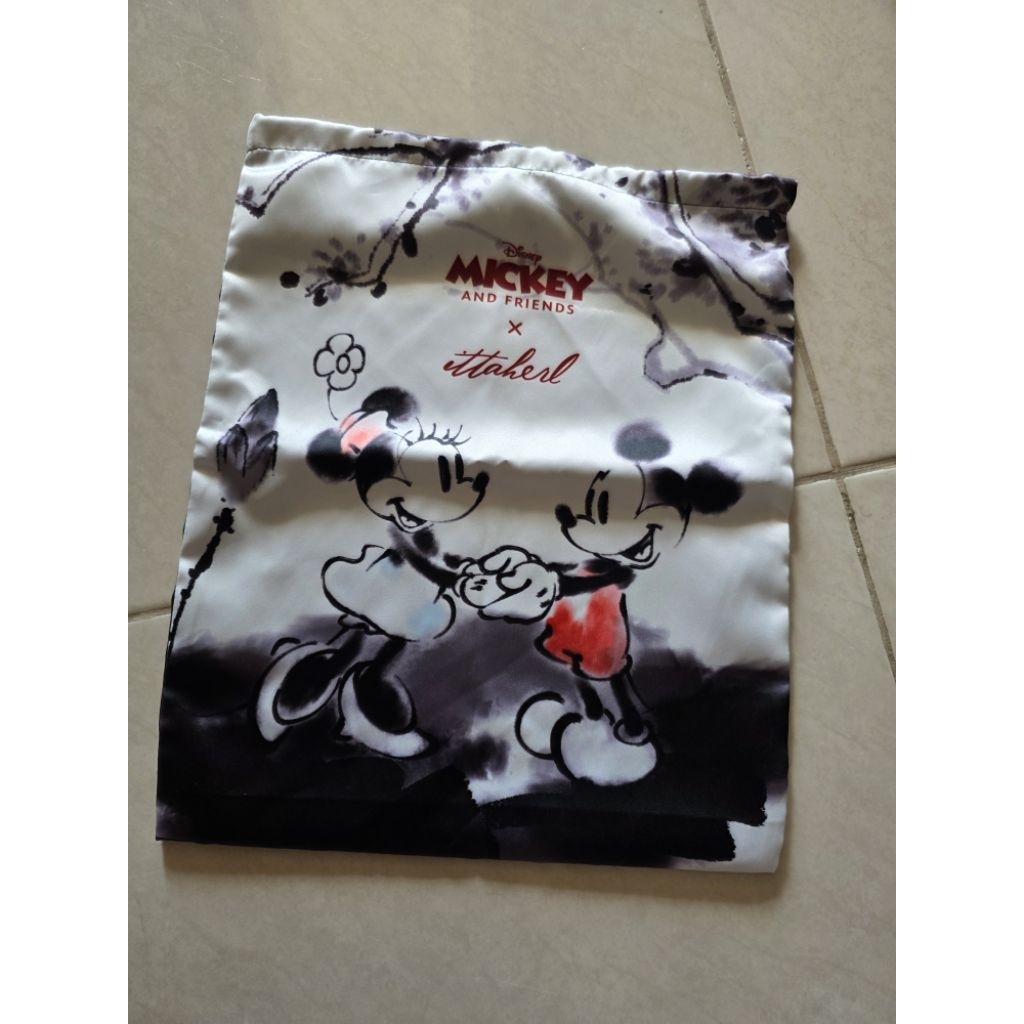 ITTAHERL x disney pouch