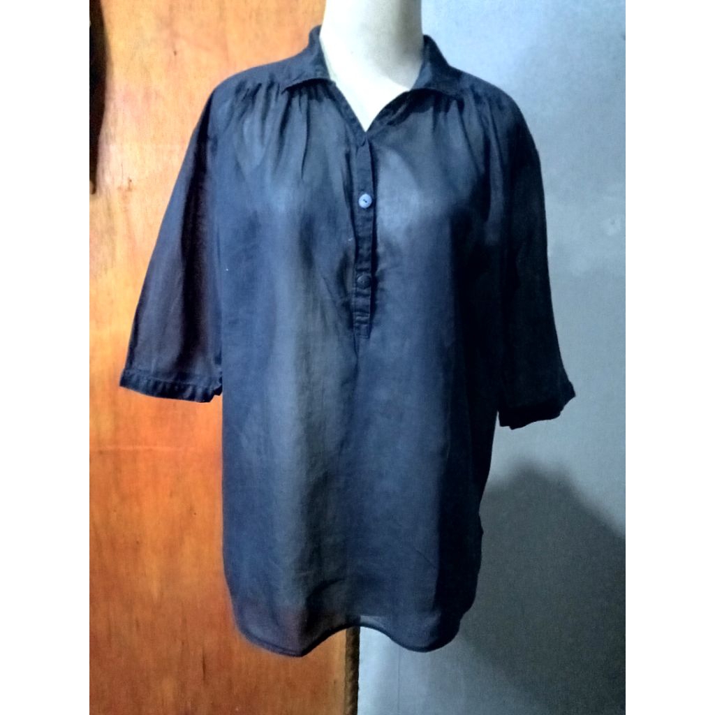 Kemeja wanita lengan panjang polos warna biru navy