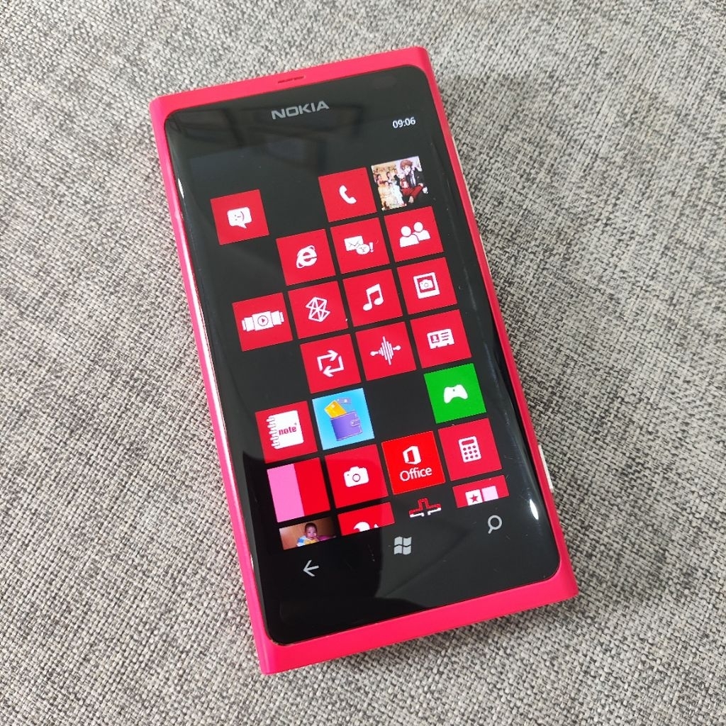 Nokia Lumia 800 red magenta bukan pureview 808 1020