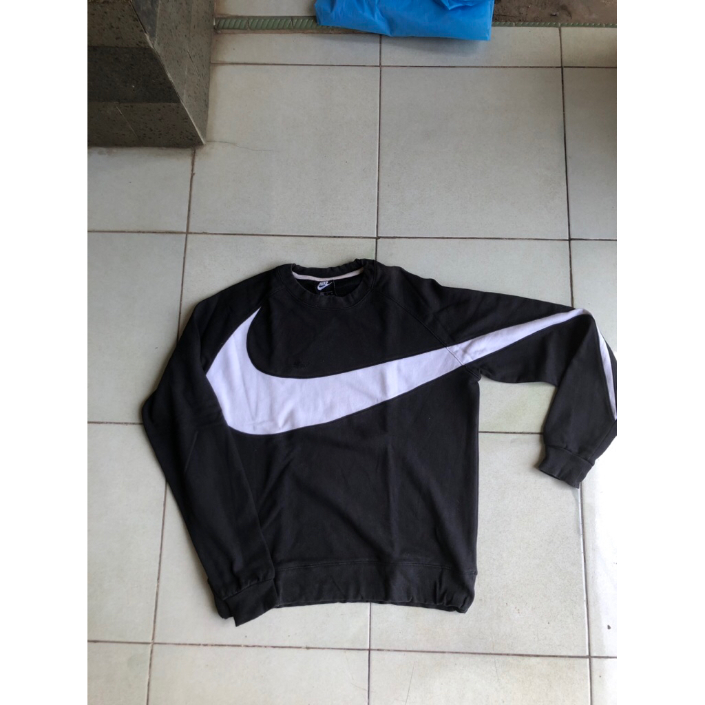 crewneck nike big swosh