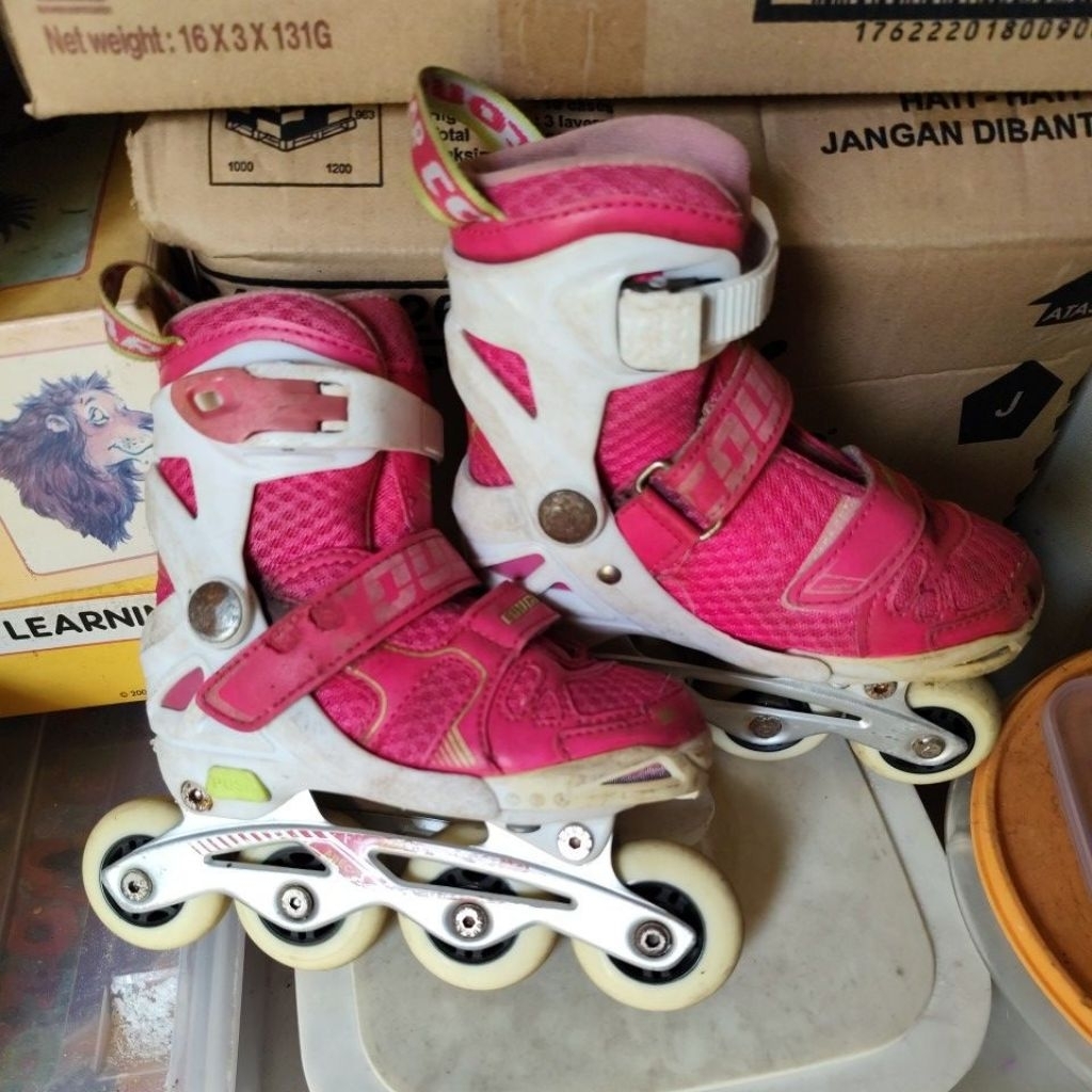 Sepatu Roda Cougar Pink