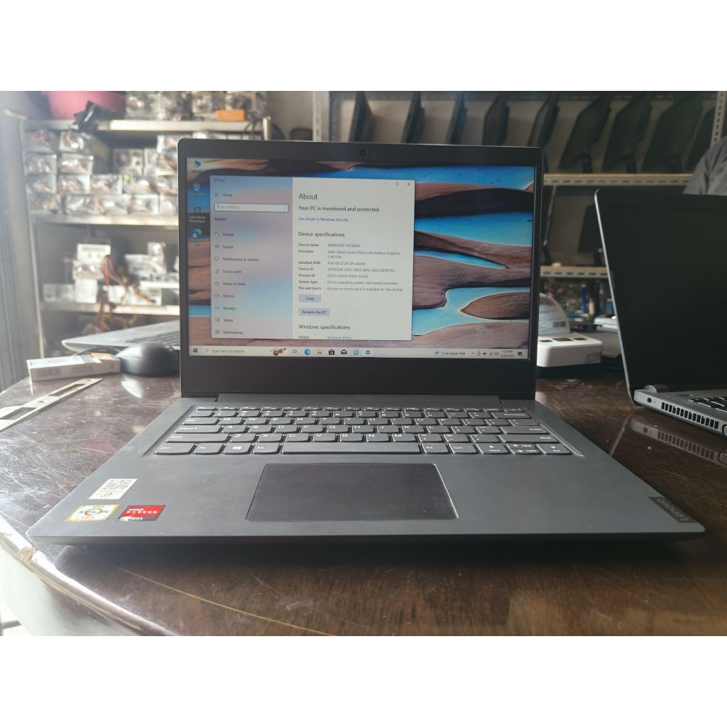 Leptop Lenovo v14-ADA.  AMD ATHLON GOLD, RAM 4GB/SSD 256
