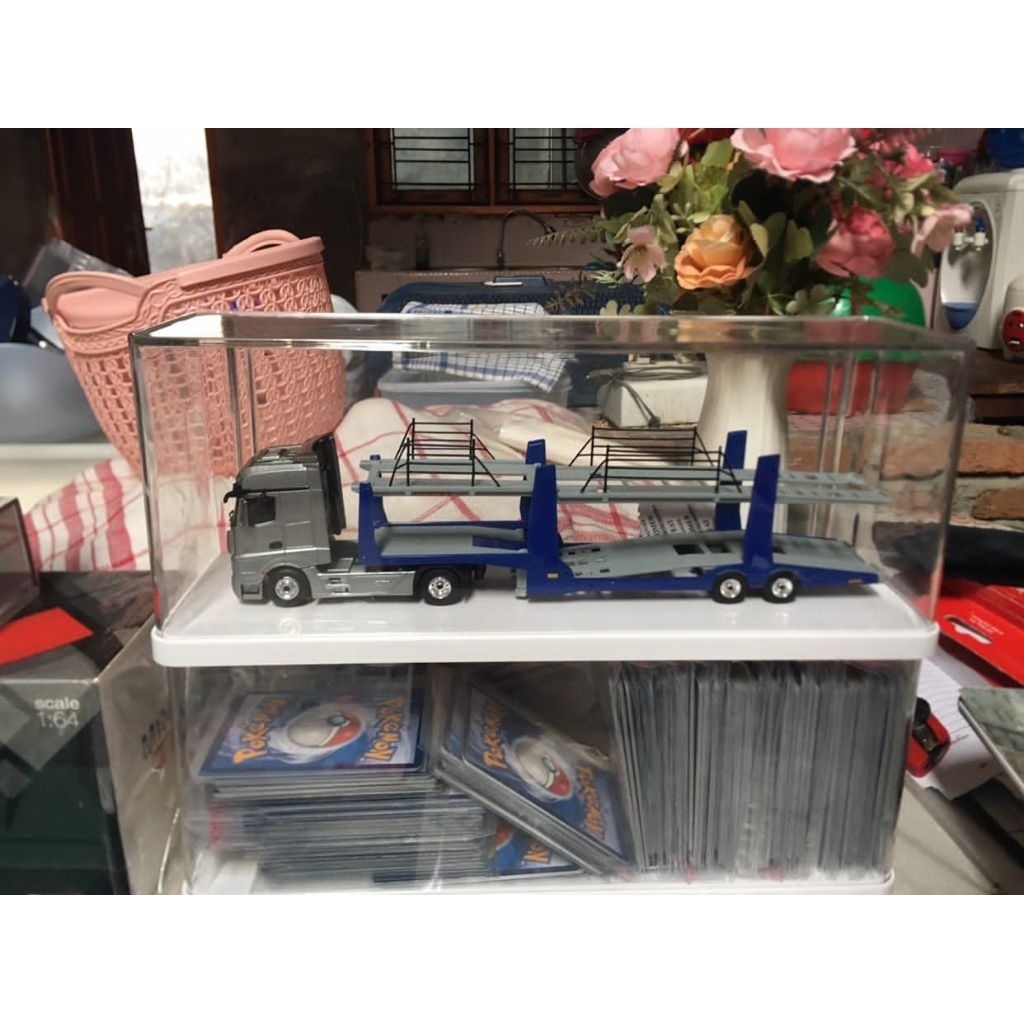 Mini GT No.111 Mercedes Benz Actros with trailer