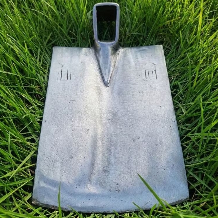 pacul baja isen / cangkul baja isen