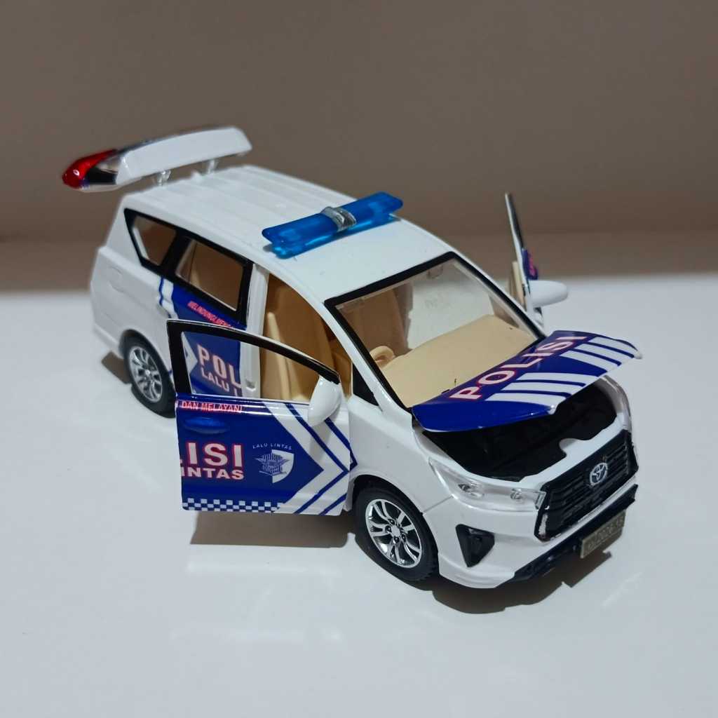 Diecast Mobil Toyota Kijang Innova Reborn POLISI LALU LINTAS Scale 1/32 Miniature Mobil KORLANTAS Sk