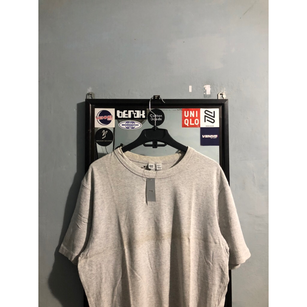 Tshirt UNIQLO UUU