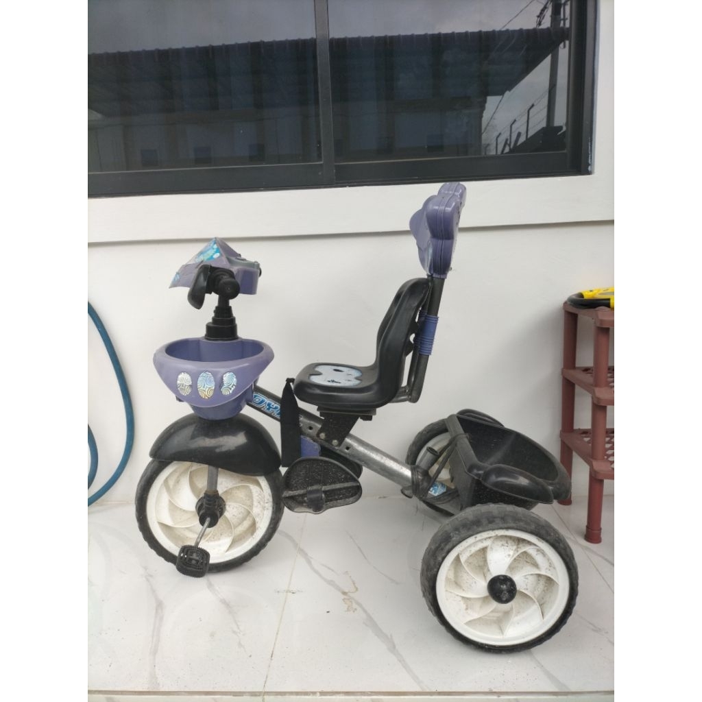 PRELOVED SEPEDA RODA TIGA ANAK