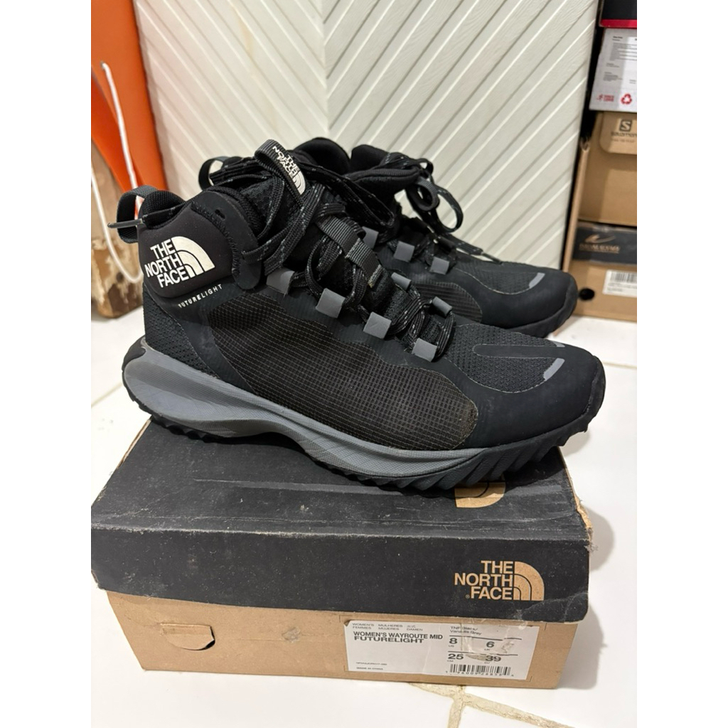 Sepatu The North Face Futurelight