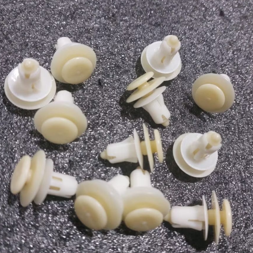 KLIP KANCING RETAINER PANEL TRIM MOBIL FORD