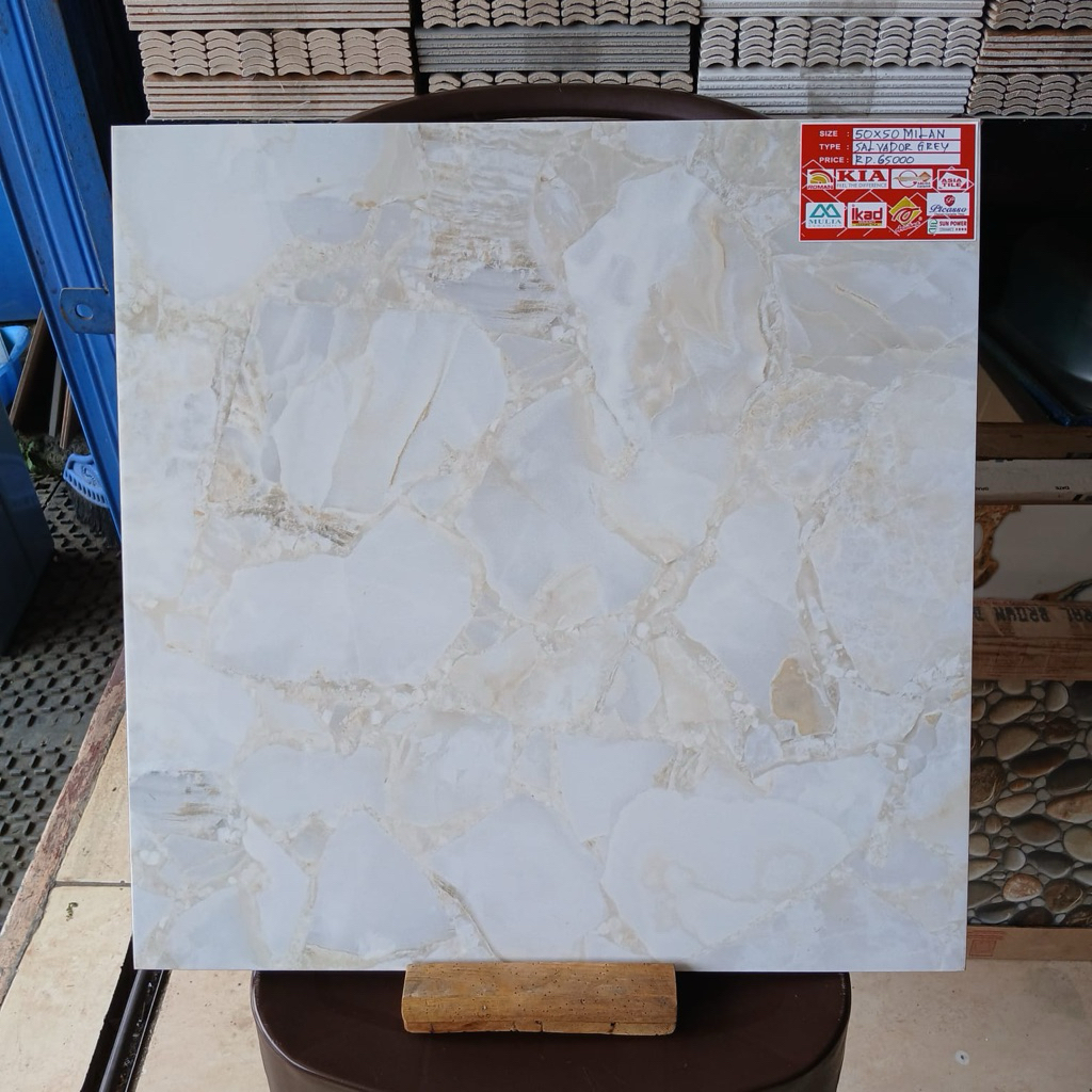 Keramik Lantai 50x50 Salvador Grey | Milan