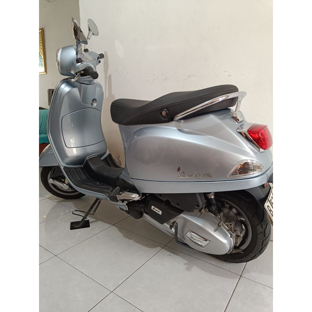 vespa matic LX iget 125 2023 km 12rb bekas sangat bagus normal semua siap pakai ss lengkap AMBIL KER