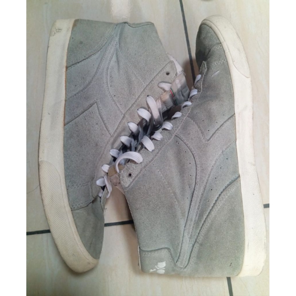 Sepatu Sneakers Diadora High Pria