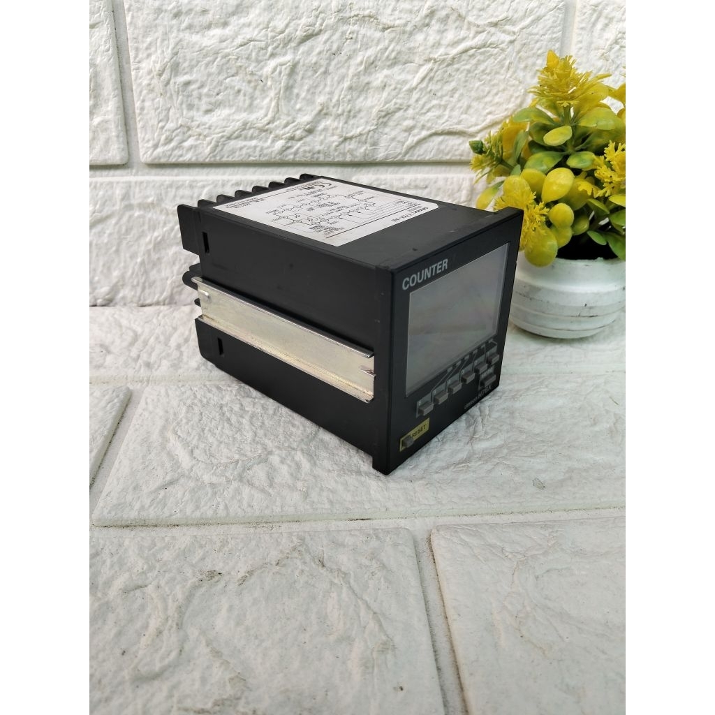 OMRON H7BX-AW DIGITAL COUNTER