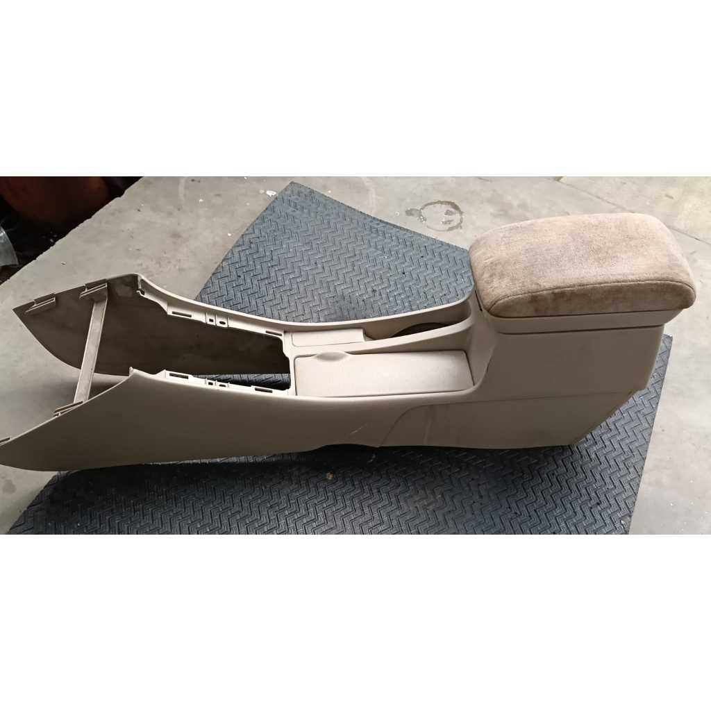 BOX CONSOLE COROLLA ALTIS COPOTAN 2006