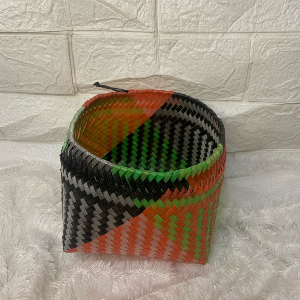 besek anyaman plastik tradisional muat 1kg