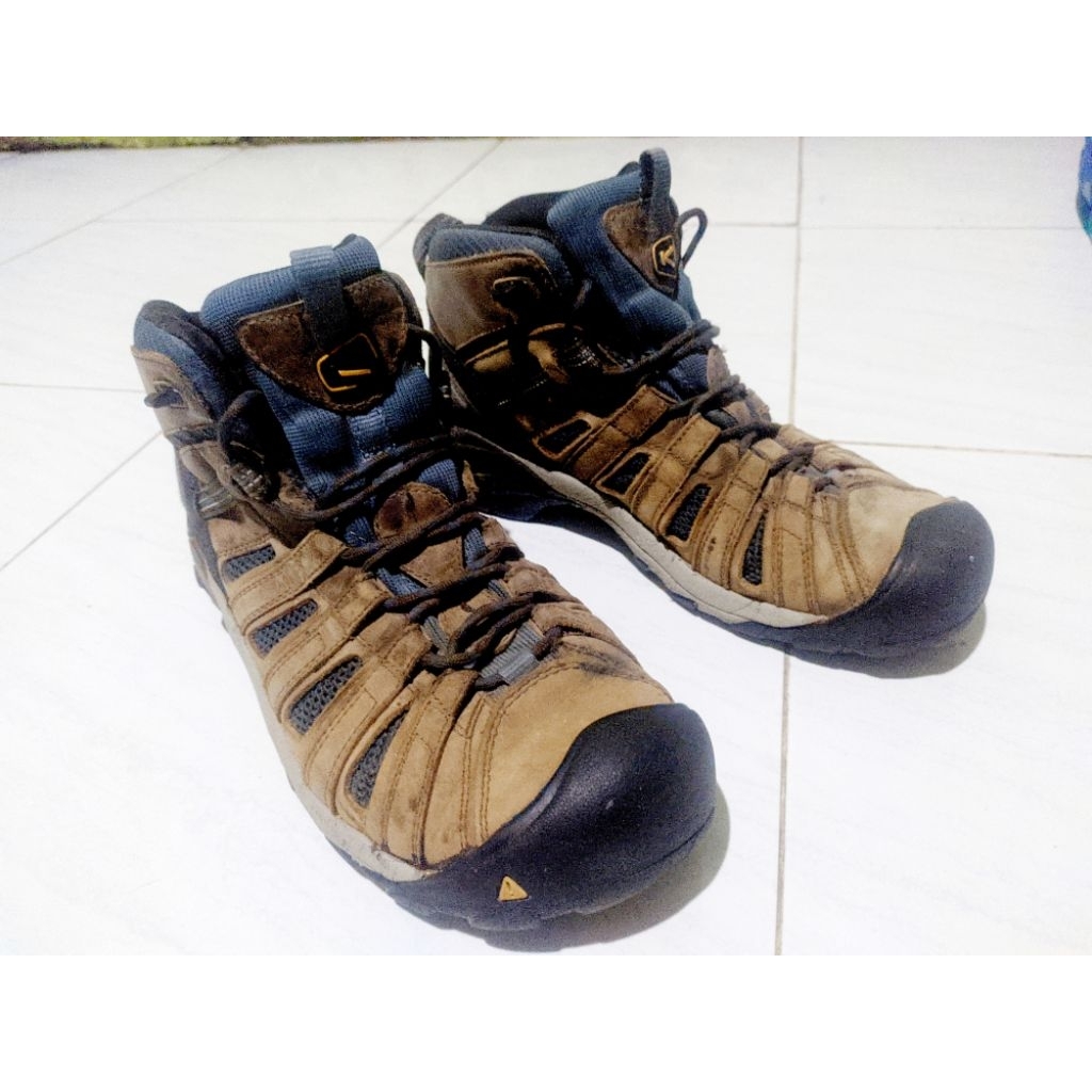 Sepatu KEEN Outdoor Hiking Gunung size 43