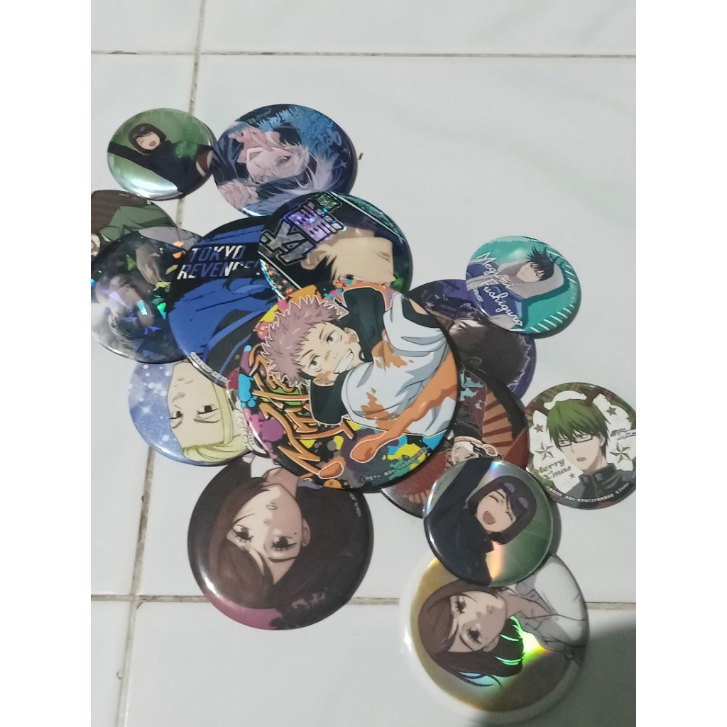 Anime official can badge collection