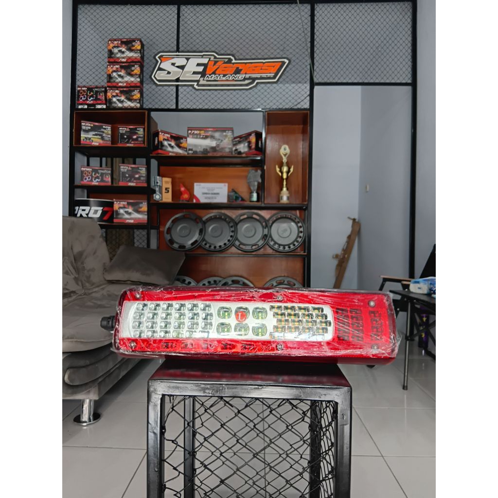 stoplamp volvo truk panjang bagus