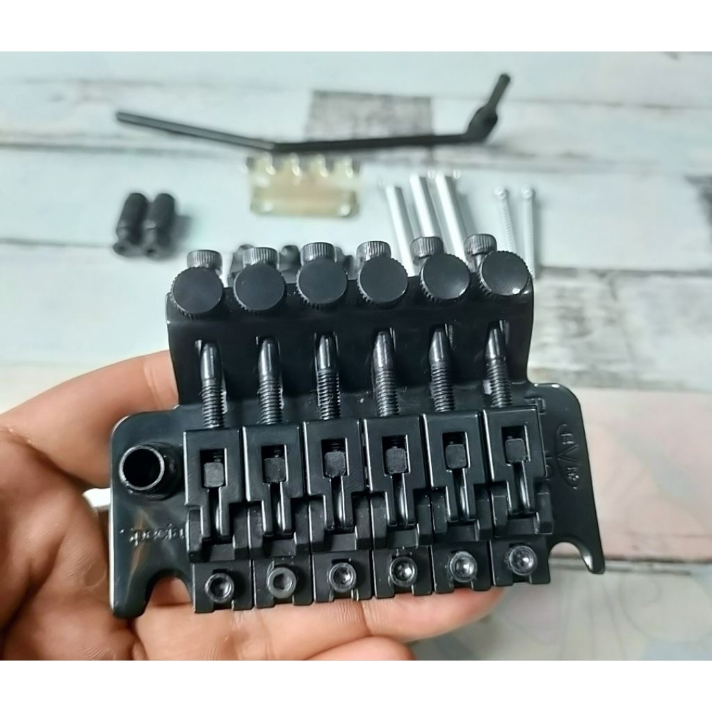 Tremolo Gitar Floydrose EVH Original warna Hitam
