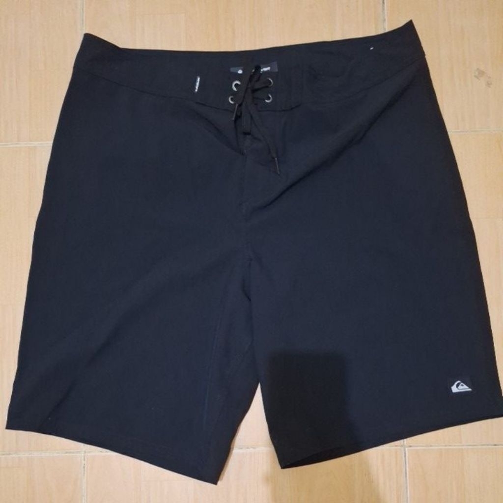 CELANA PENDEK QUIKSILVER ORIGINAL