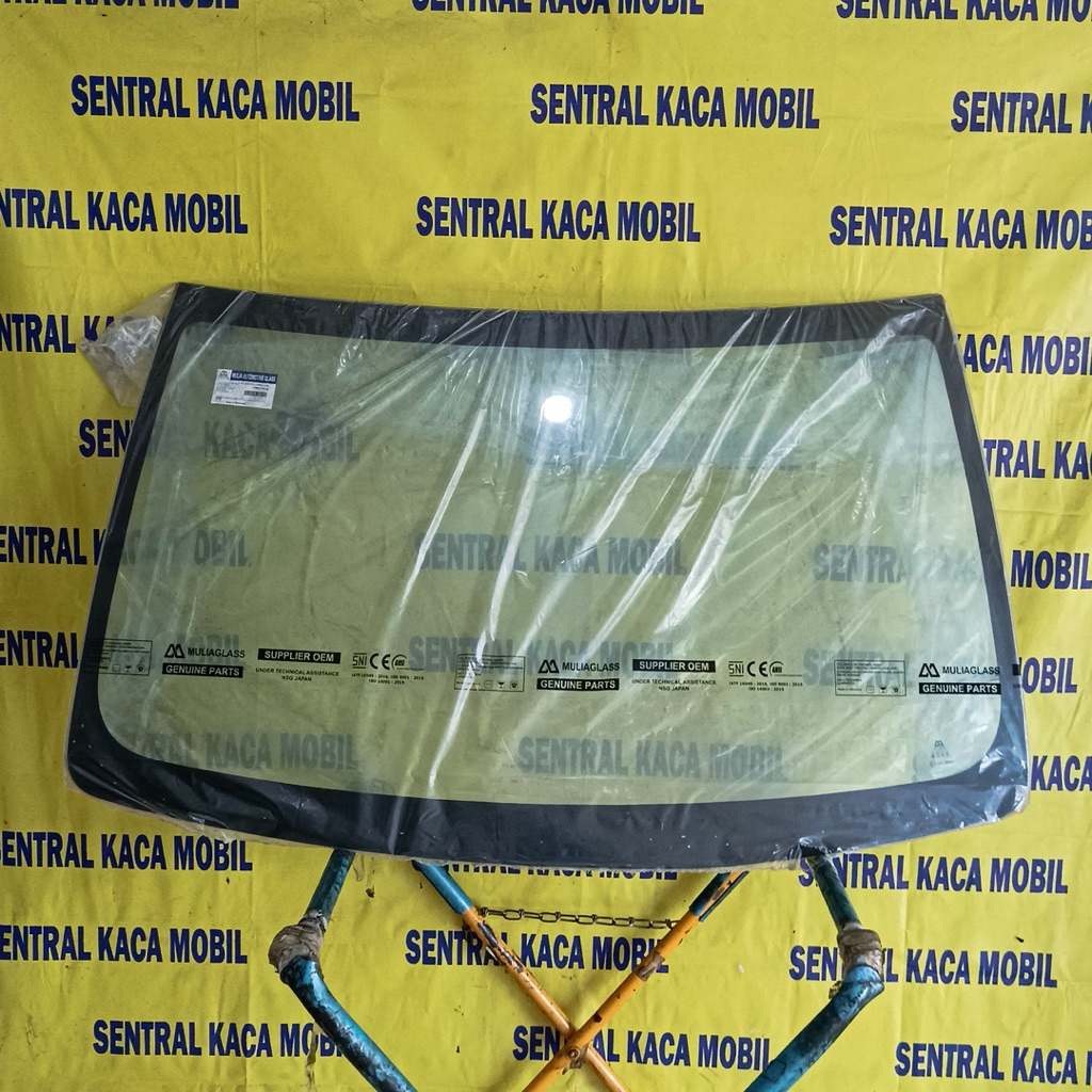 kaca depan ford ranger gen-2 2012-