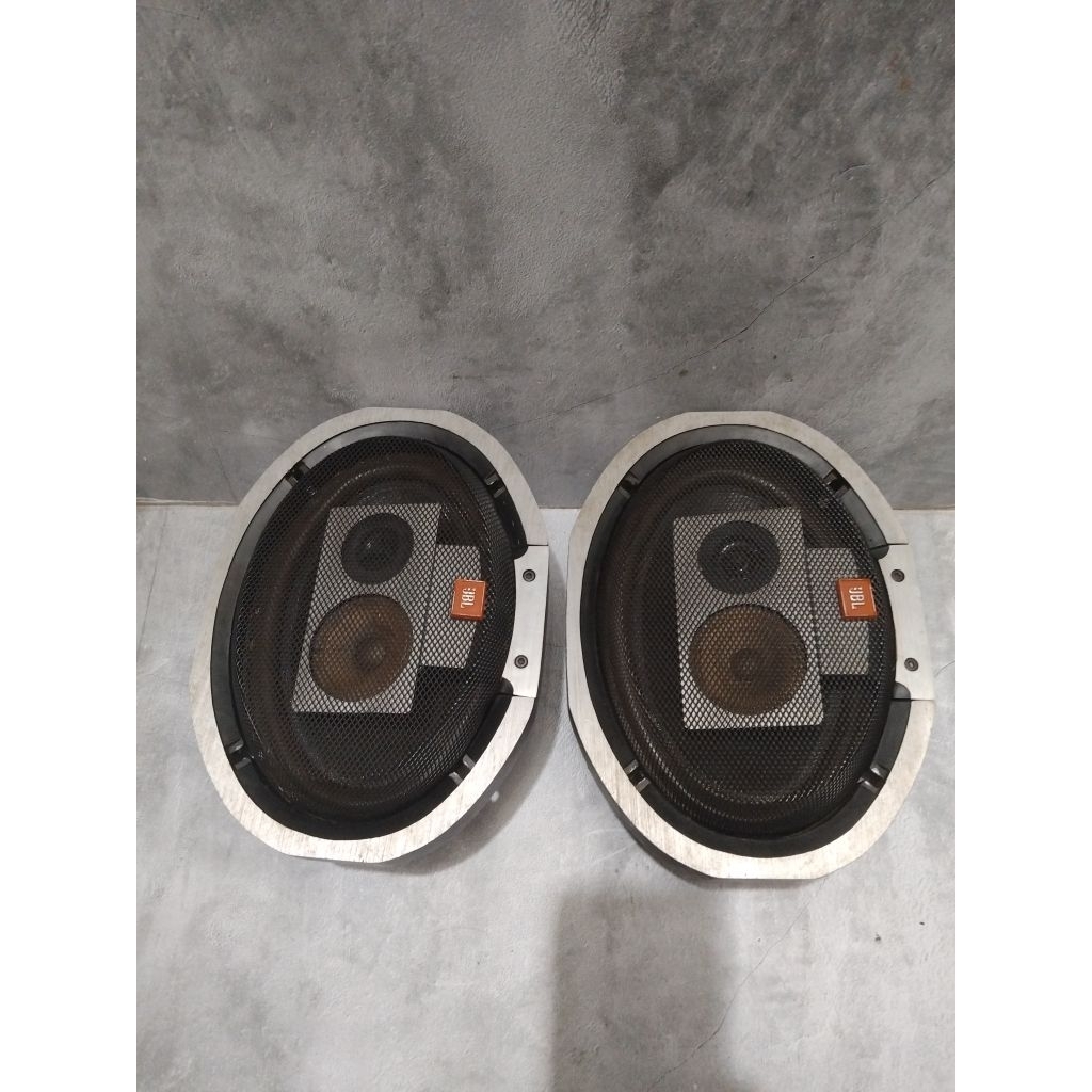 Speaker oval JBl T545