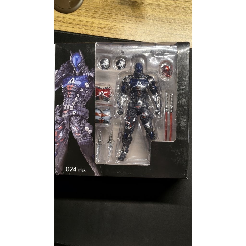 Revoltech Arkham Knight/Red Hood MAX KO Bootleg