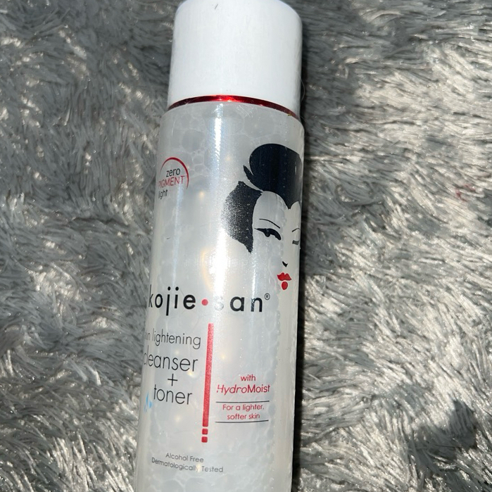KOJIESAN kojie.san KOJIE SAN LIGHTENING CLEANSER+TONER tersedia harga grosir*