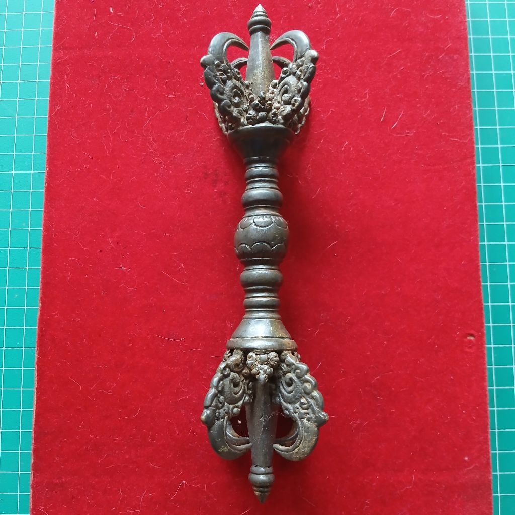 Koleksi Kuno Barang Peninggalan Alat Upacara Vajra Perunggu