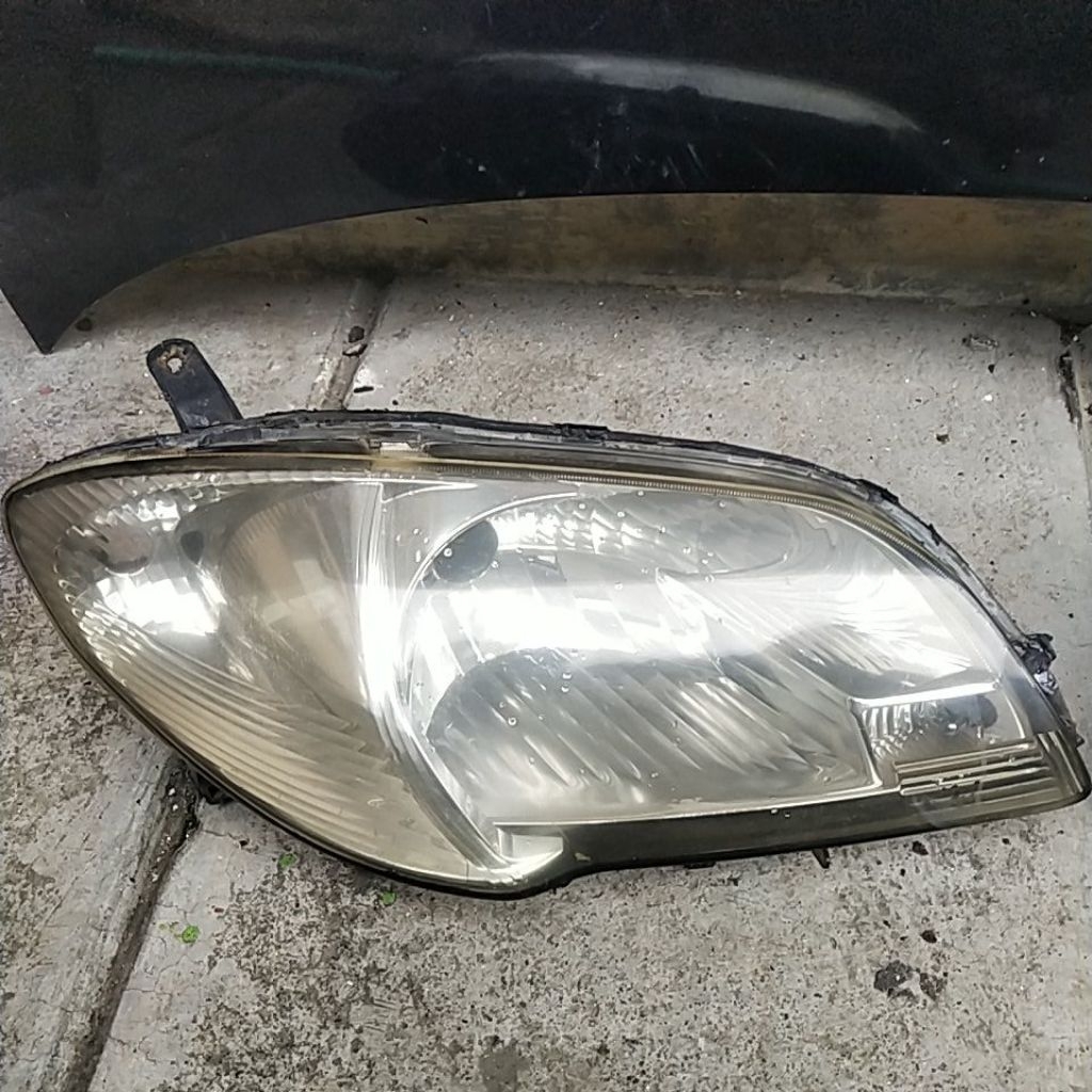 Lampu Depan Toyota Vios Gen 1 Siap pakai