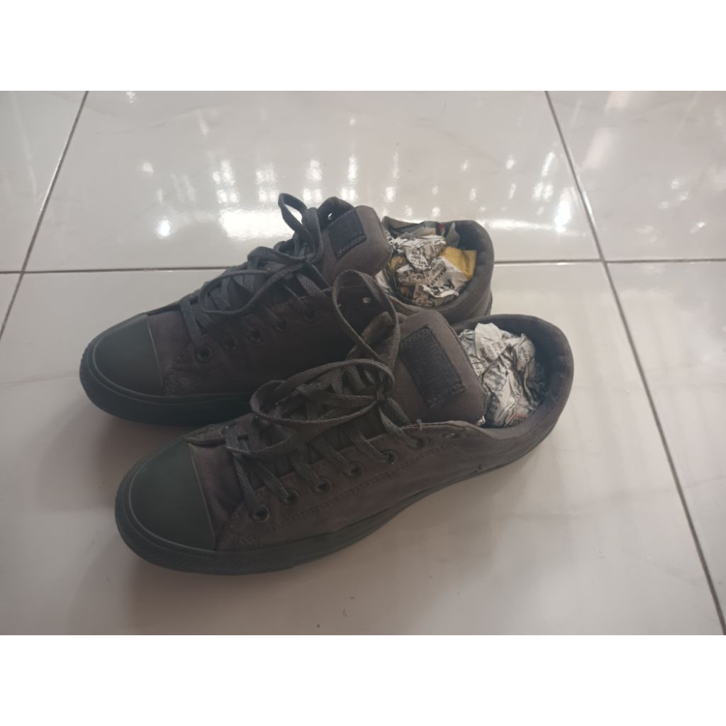 Sepatu Second Ct High Street Thunder Autentic Ori & Upc Tembus. Size 44.