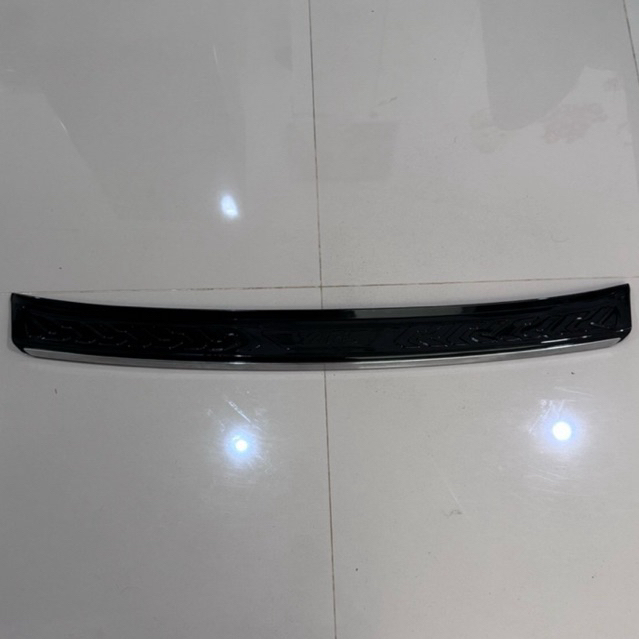 Sillplate bagasi belakang Yaris Lele 2014-2016 Black dan Chrome