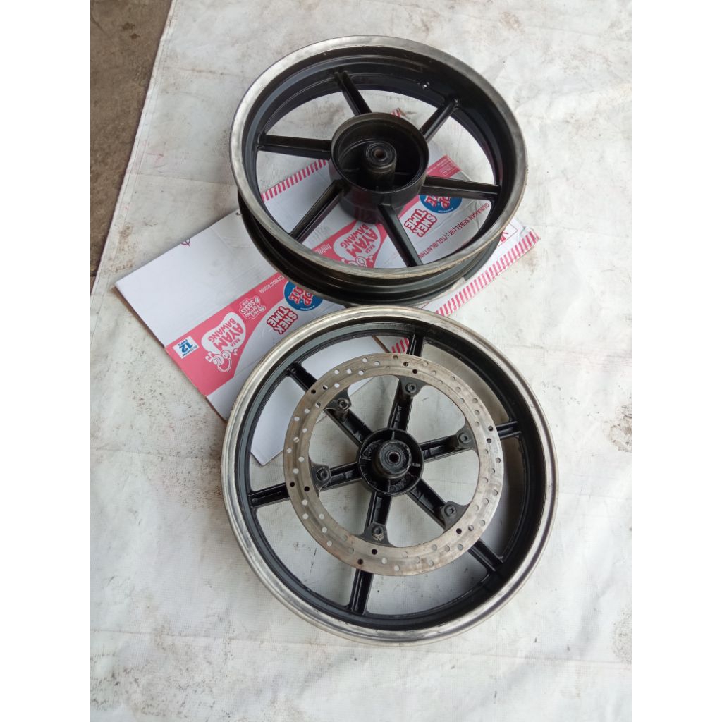 sepasang velg racing gl max gl pro Megapro Verza tapak lebar 350 250 ring 17 sprint  normal bersih c