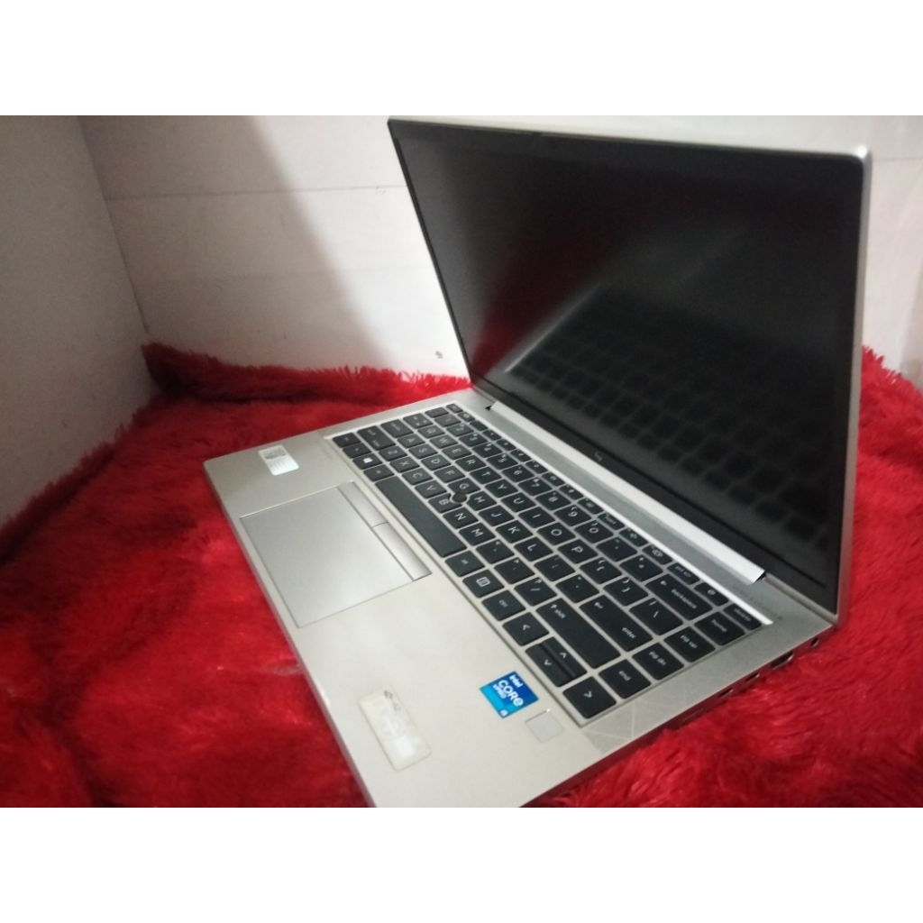 Laptop premium HP Elitebook 840 g8 core i5 gen 11 iris Xe RAM 16 SSD 256gb VGA Intel iris xe graphic