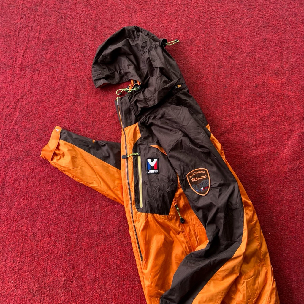 jaket mlimited by millet gorpcore Size : M (P : 69cm X L : 56cm)
