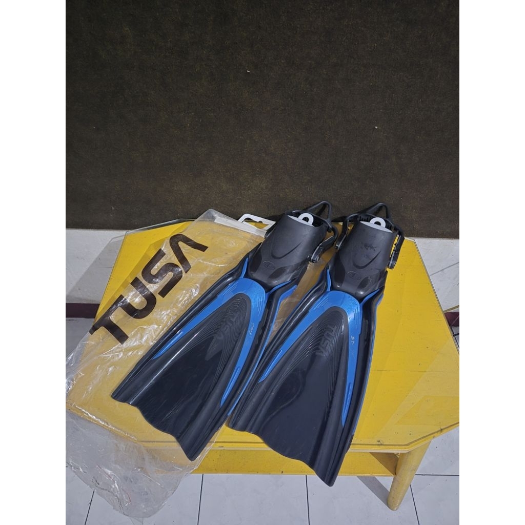 Fin Tusa Hyflex switch biru size M scuba diving selam underwater fins
