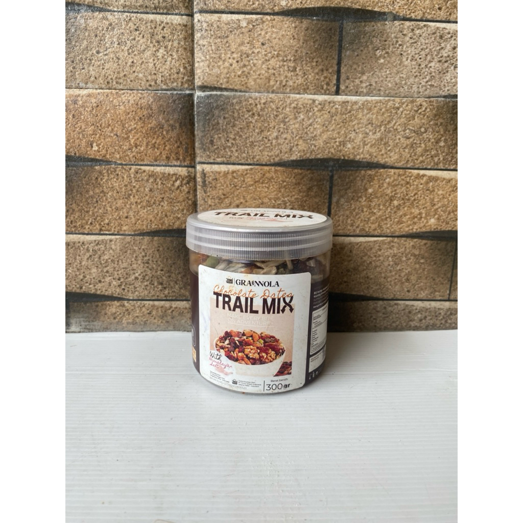 Timur Tengah 9 in 1 Trail Mix Chocolate Dates 300 gr | Almond, Walnut, Kurma, Choco Chunks, Raisin, 