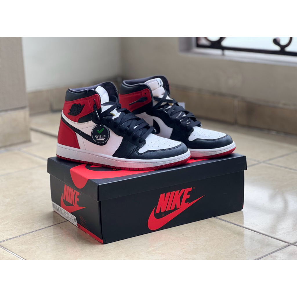 Air Jordan 1 Retro High Satin Black Toe (Women's) SIZE US 11W EU 43 Kick Avenue AUTHENTICATED