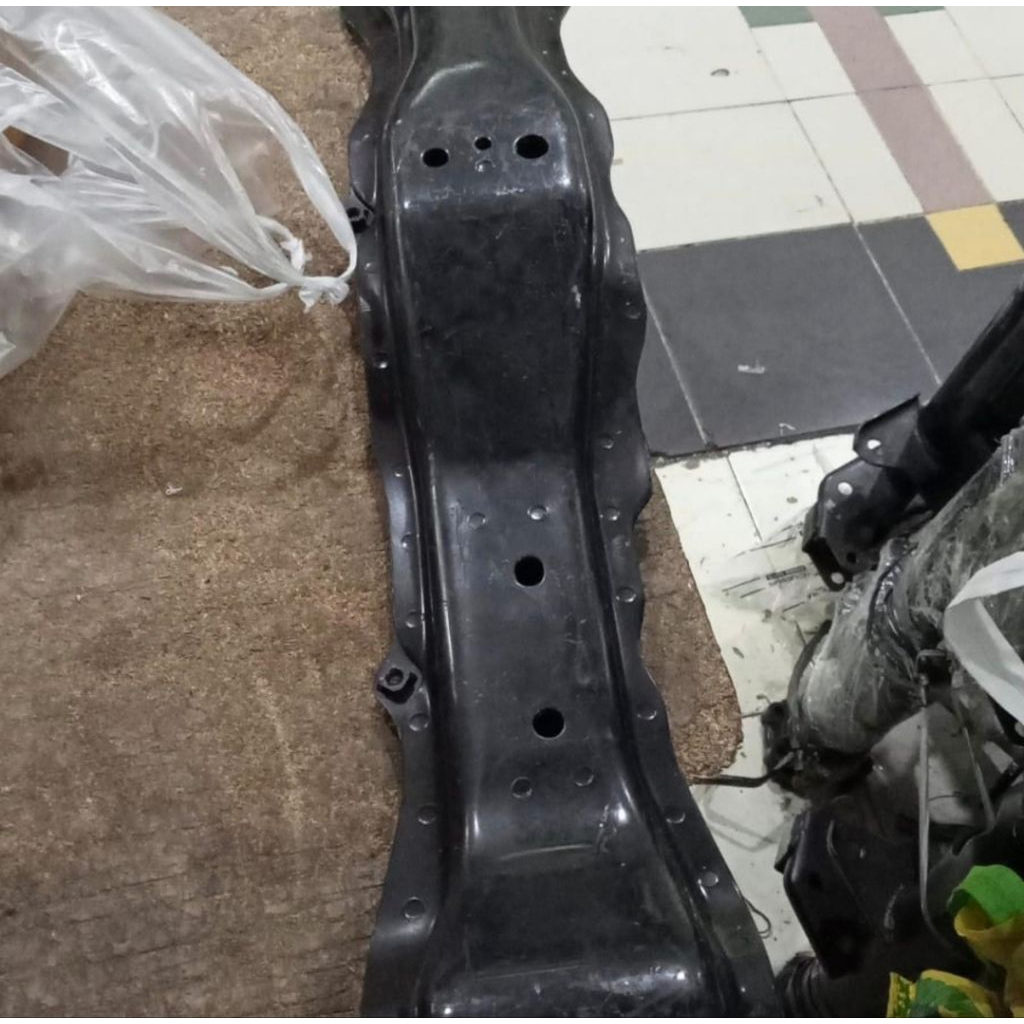 dudukkan transmisi mounting avanza 2010