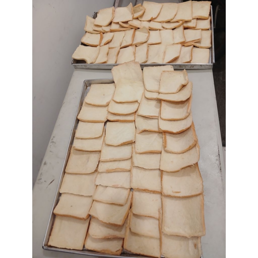 ROTI TRIMMING ±1KG, KULIT ROTI TAWAR ISI BANYAK, FRESH FROM OVEN, LEMBUT