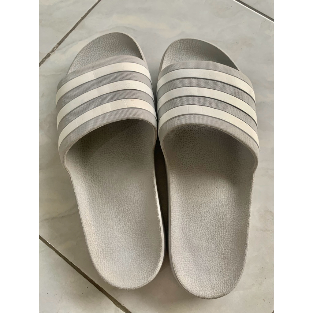 Adidas Adillette size 43-44 preloved