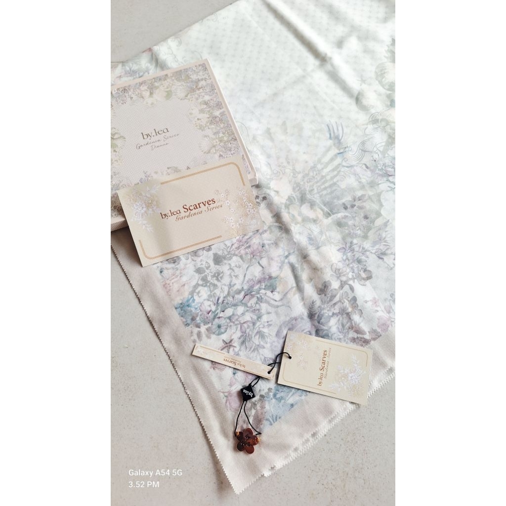 hijab segi empat premium by lea packaging box