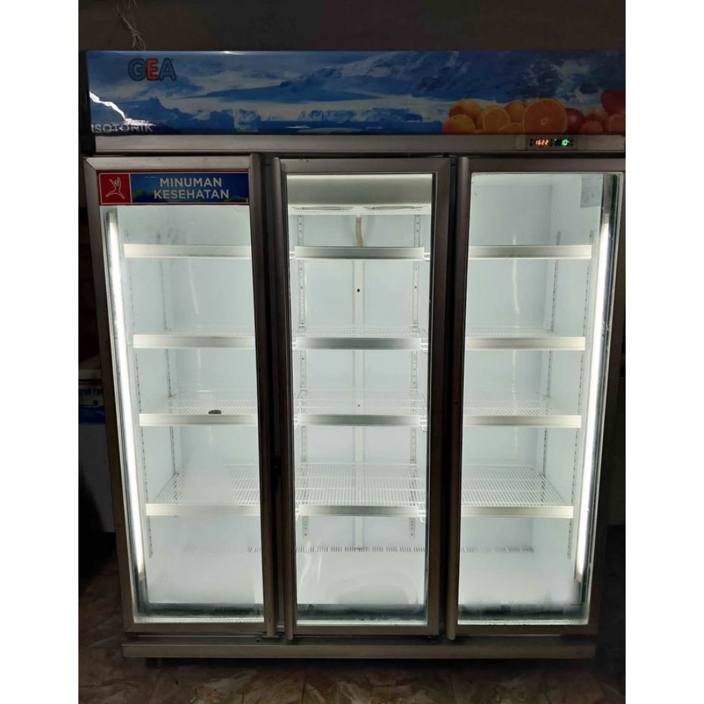 Showcase 3 Pintu Merek GEA EXPO GUNUNG