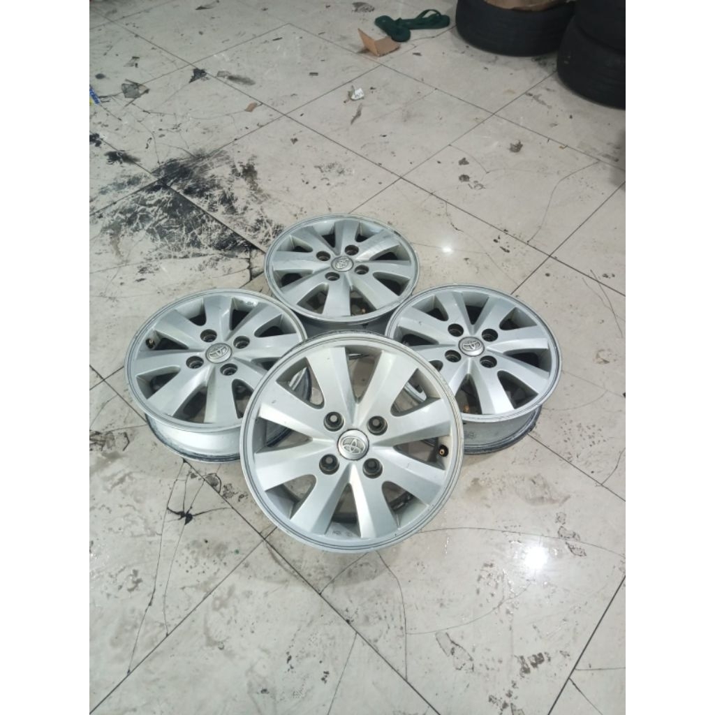 Velg Oem Avanza Ring 15 Lebar 5,5 Pcd 4x114 Et 45