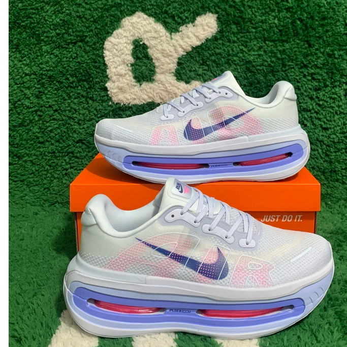 sepatu olahraga wanita Nike Vomero Premium purple